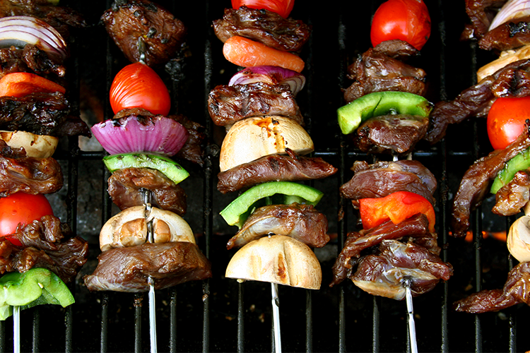 Comment allumer un barbecue rapidement ?